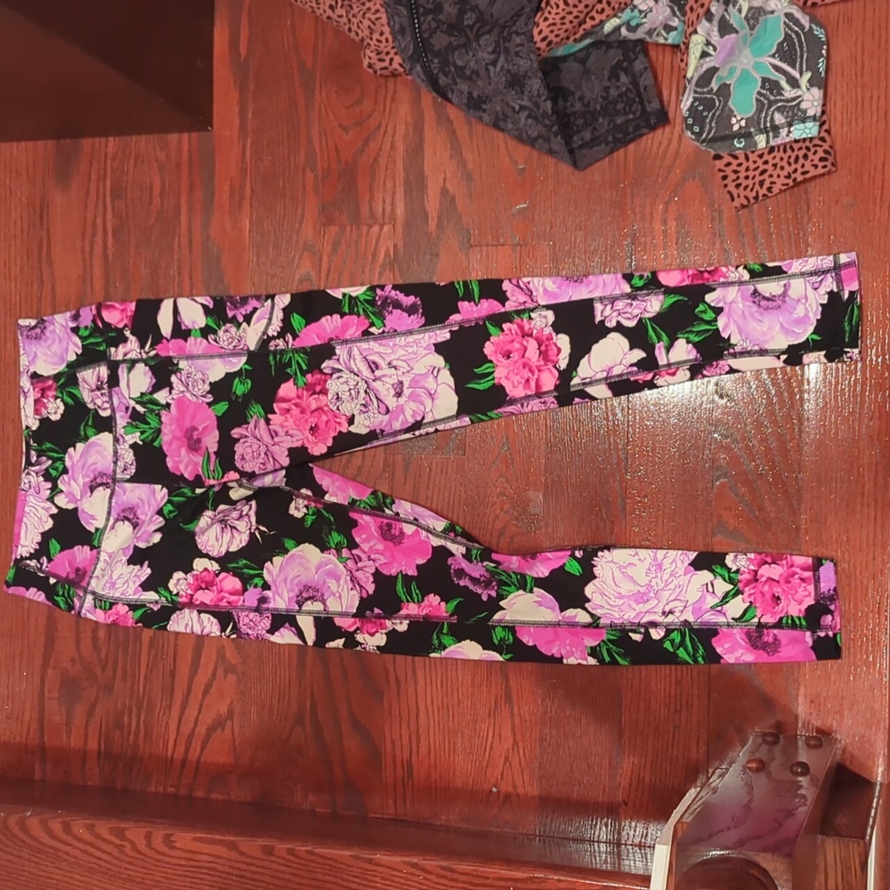 Victoria's Secret Workout Leggings Size 6/small full length floral